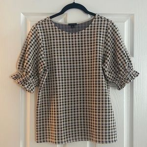 Ann Taylor houndstooth puff-sleeve top size XS